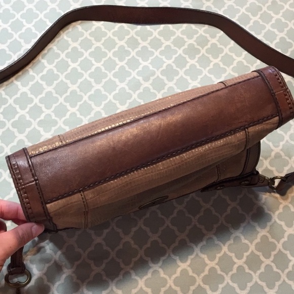 Fossil Croc Embossed Leather Turnlock Crossbody - Picture 8 of 13